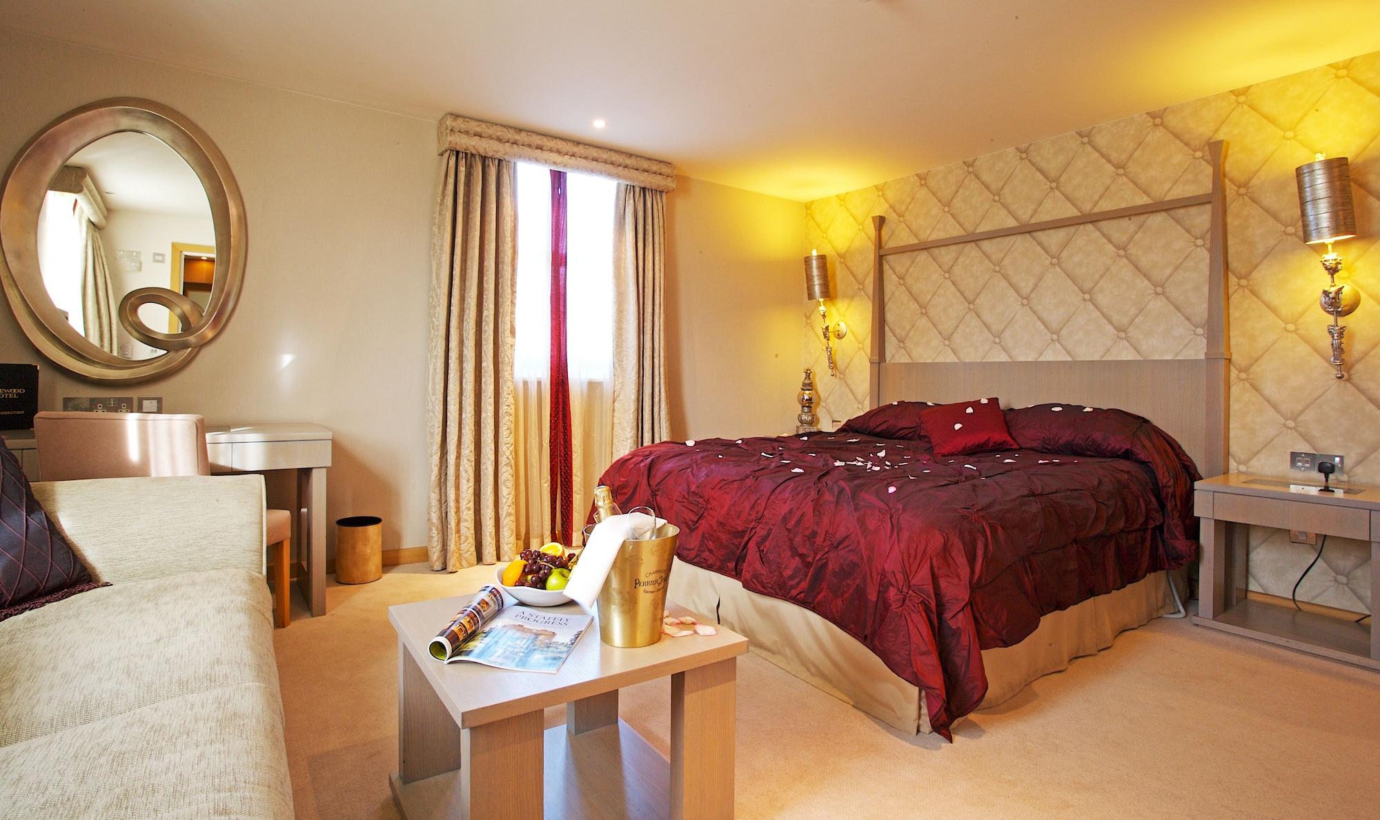 The Pinewood Hotel Слау Экстерьер фото
