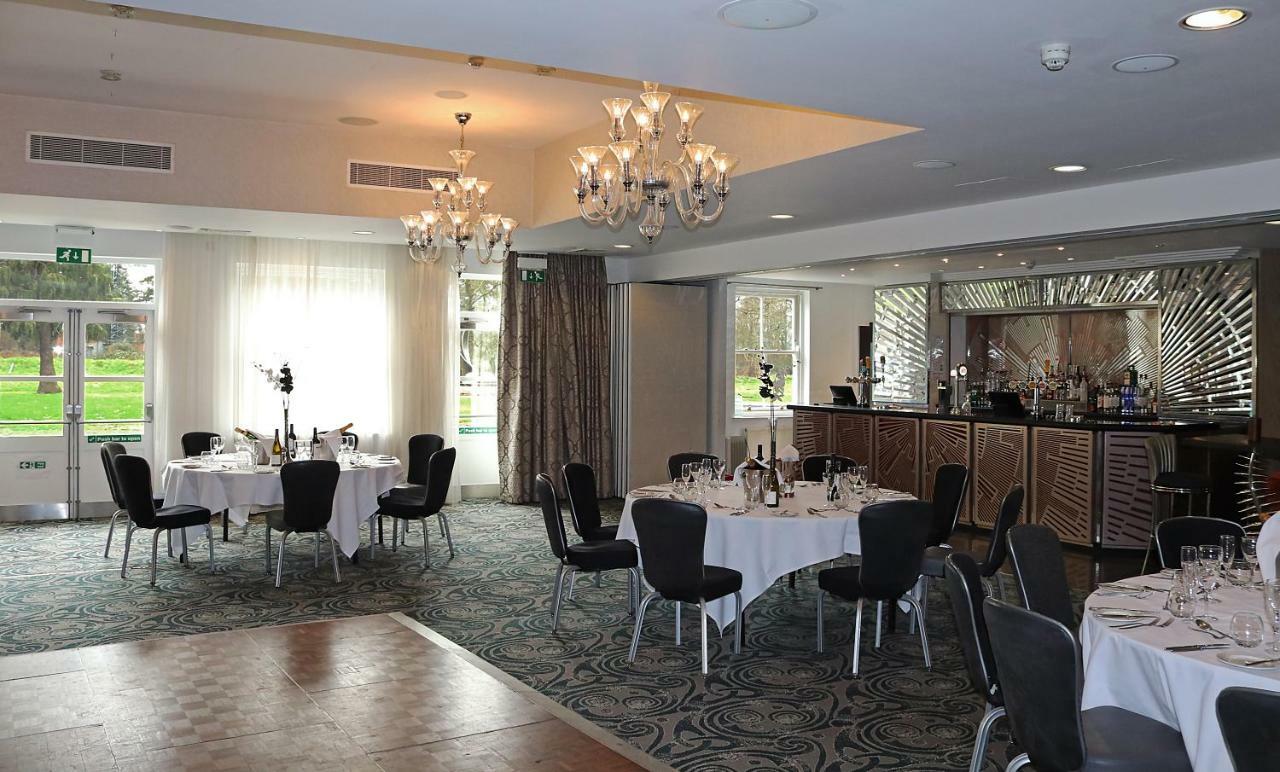 The Pinewood Hotel Слау Экстерьер фото